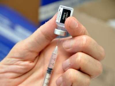 Covid-19 : payé par plusieurs personnes, un homme se fait vacciner dix fois en une journée en Nouvelle-Zélande