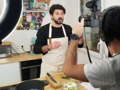 VIDEO. Nos recettes pour les fêtes: du homard dans les choux, avec Fabrice Mignot