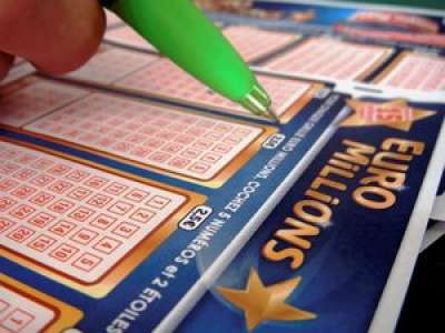 Un couple d'étudiants trouve les numéros gagnants de l'EuroMillions... mais au Loto