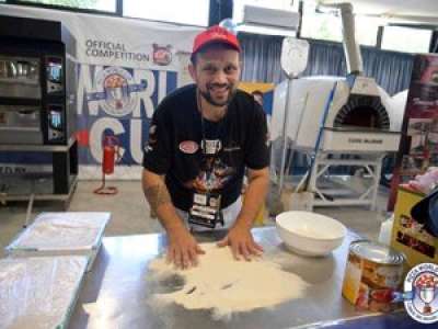 Le Lotois Nicolas Geneste remporte le titre de super champion du monde de la pizza