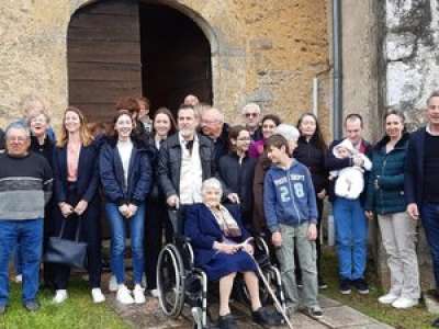 La cloche de l'église de Perchède a sonné les 100 coups pour Ester !