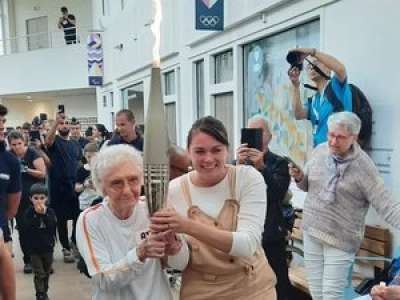 À 102 ans, l’ancienne résistante de Montauban porte la flamme olympique