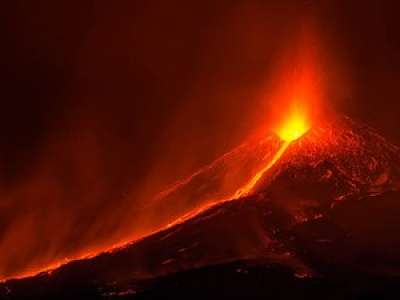 VIDEO. L’Etna est entré en éruption : les images impressionnantes du plus haut volcan actif d’Europe en activité