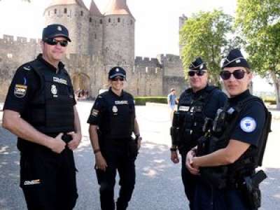 Carcassonne. À la Cité, des policiers espagnols bilingues assurent la sécurité