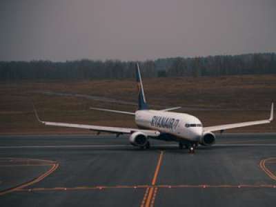 Un enfant de 9 ans se renverse du thé dessus en plein vol, l’avion obligé de faire demi-tour avec de nombreux passagers à bord