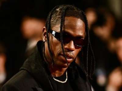 Ivre, le célèbre rappeur américain Travis Scott arrêté dans un hôtel parisien à la suite d’une bagarre avec son garde du corps