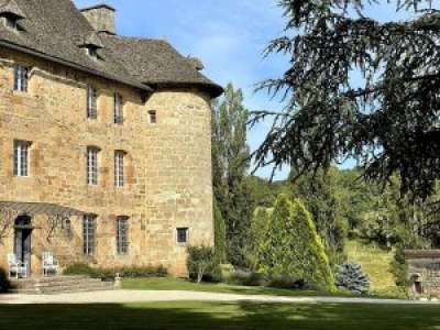 Insolite : une discothèque à louer au château de Saint-Thamar à Terrou