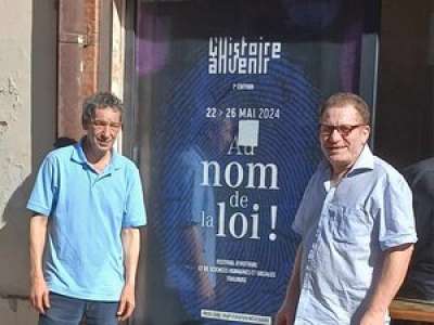 À Toulouse, la pizzeria de Zoubir et Hafid propose aussi du théâtre et de la lecture