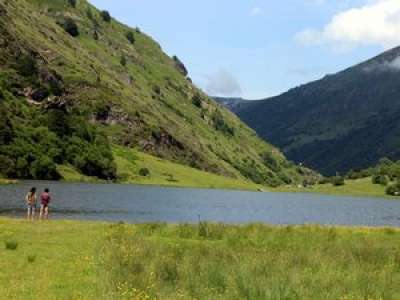 Pyrénées : il utilise la cagnotte de son anniversaire pour offrir une randonnée au lac d’Estaing à des malades d’Alzheimer