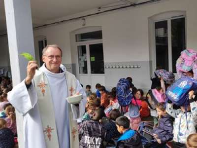 À l’école Jeanne D’Arc-Saint-Joseph, on a béni les cartables des élèves