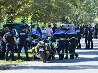 Pourquoi des policiers, déguisés en golfeurs, se sont mis en planque dans une voiturette sur un green ?