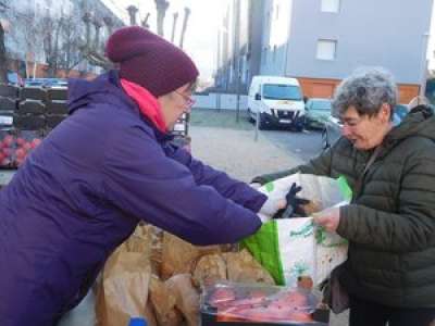 Vente d’oranges à 1€ le kilo pour dénoncer les prix élevés des produits alimentaires