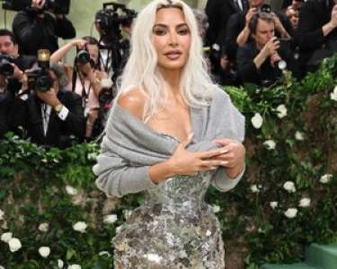 Food God a quelques notes sur le look du Met Gala de Kim Kardashian et ce cardigan controversé (exclusif)