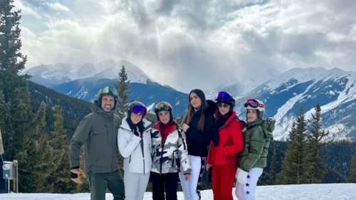 Kyle Richards publie une photo avec Mauricio Umansky et ses filles pour Noël