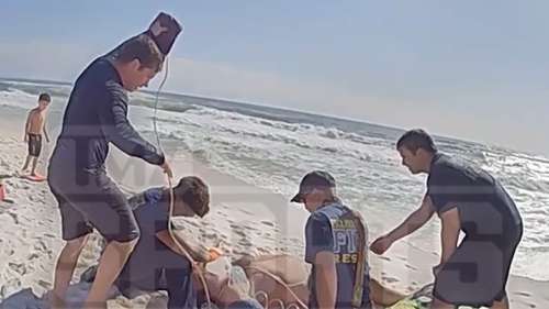 Les premiers intervenants se sont précipités pour aider Peyton Hillis après un accident en mer, une vidéo de la police montre
