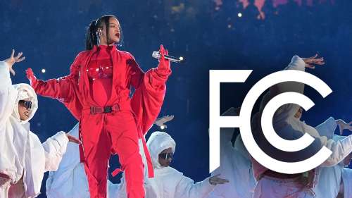 Le spectacle de mi-temps du Super Bowl de Rihanna génère 103 plaintes de la FCC pour être trop sexuel