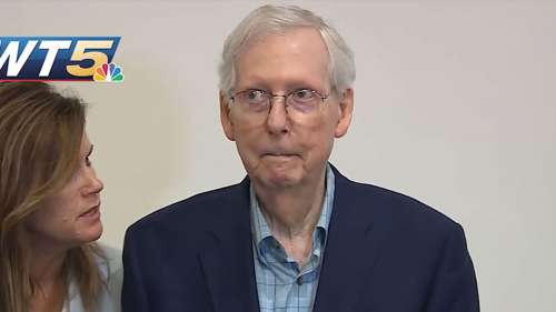 Le sénateur Mitch McConnell se fige à nouveau lors d’une conférence de presse