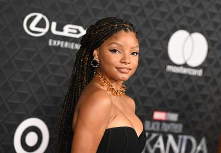 Halle Bailey dit qu’elle “ne ressent plus de pression” pour avoir joué dans “La Petite Sirène”