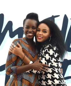 Lupita Nyong’o n’est “pas surprise” que les fans pensent qu’elle sort avec Janelle Monáe