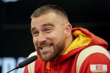 “Qu’est-ce que je faisais, putain de roi” : Travis Kelce répond à la frénésie suscitée par de vieux tweets bizarres