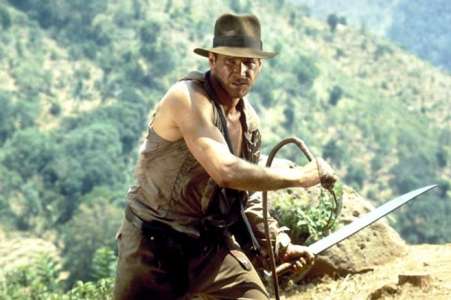 Cinéma	            Un chapeau iconique d'Indiana Jones porté dans le film 