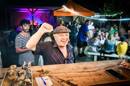 Insolite					Dans les villages du Cher, L’Bar’Ouette sert du lien vital en ruralité