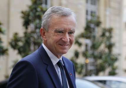 Economie					Avec sa fortune estimée à 203 milliards de dollars, Bernard Arnault n'est plus l'homme le plus riche du monde