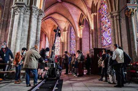 Cinéma	            L'équipe de tournage de la série The Serpent Queen s'installe à la cathédrale de Bourges