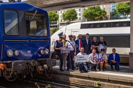 Transport	            À Vierzon, vingt jeunes se retrouvent pour faire rouler un Autorail