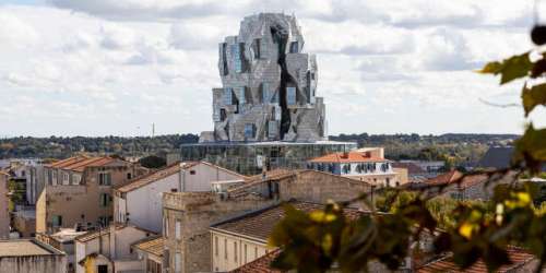 La Tour Luma, une montagne d’inox posée à Arles