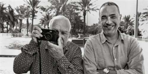 Raymond Depardon : « A Evian, c’était la première fois que je photographiais des Algériens heureux, qui ne baissent pas la tête »