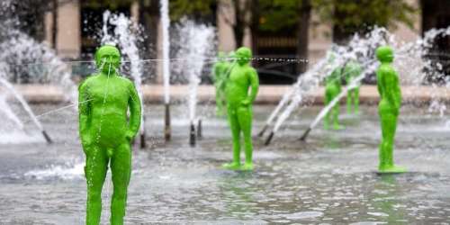 Les petits hommes verts bourgeonnent au Palais-Royal