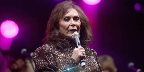 Loretta Lynn, légende de la musique country américaine, est morte à 90 ans