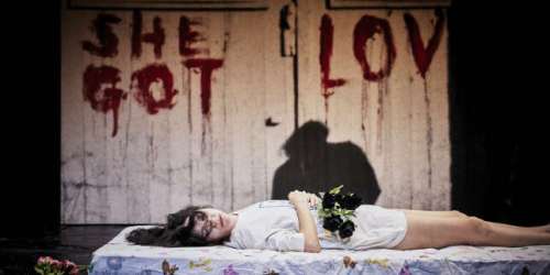 Festival d’Avignon : dans les cauchemars de Carolina Bianchi, l’enfer des violences faites aux femmes