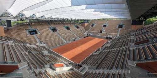 A Roland-Garros, sur le court Suzanne-Lenglen, un nouveau toit plissé comme la jupe de Jean Patou