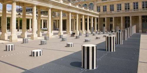 Au Conseil d’Etat, Daniel Buren raconte l’histoire mouvementée de ses « colonnes »