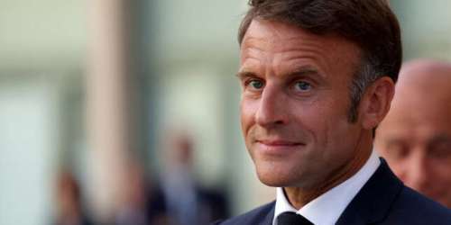 Emmanuel Macron, « prince de l’indécision » et « prestidigitateur de lui-même », dans un roman