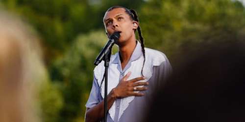 « Stromae en toute intimité », sur France 2, souligne le lien bienveillant des spectateurs avec le chanteur