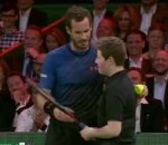 Andy Murray demande à un ramasseur de balles de lui sauver sa balle de match (Suisse)