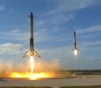 Décollage de la Falcon Heavy, mise en orbite d'une Tesla et atterrissage des deux propulseurs