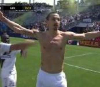 Pour ses débuts en Amérique du Nord, Zlatan marque un superbe but de 35m