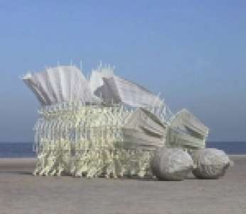 Strandbeest Evolution, les sculptures cinétiques du Néerlandais Theo Jansen