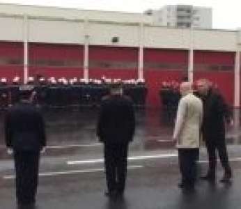 Les pompiers de Cholet tournent le dos aux élus et aux autorités lors d’une cérémonie (Maine-et-Loire)