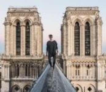 Le freerunner Simon Nogueira explore le toit de Notre-Dame de Paris en 2018
