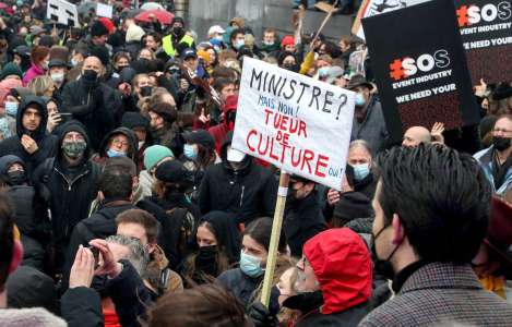 Le milieu culturel proteste en Europe, mais pas au Québec