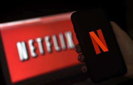 Netflix travaille «activement» sur sa future offre moins chère avec publicité