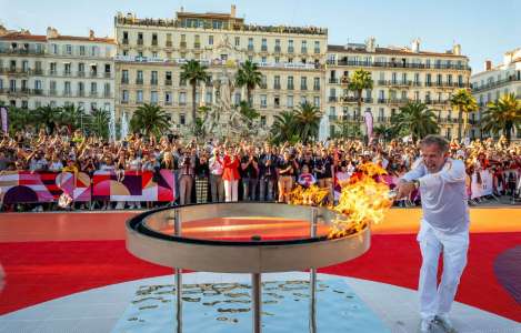 La flamme olympique s’invite au Festival de Cannes