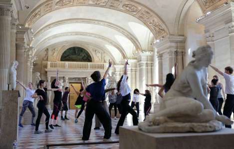 Faire des «squats» au Louvre est-il un sport ou du plagiat?