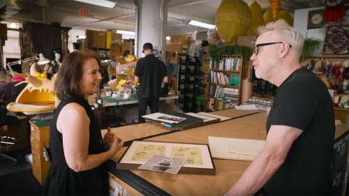 Regarder : Geek Out avec Adam Savage visitant les archives de Jim Henson