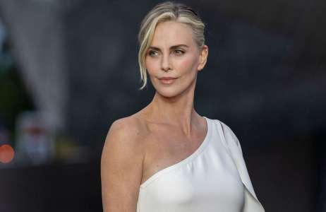 Charlize Theron : 49 ans de glamour en images